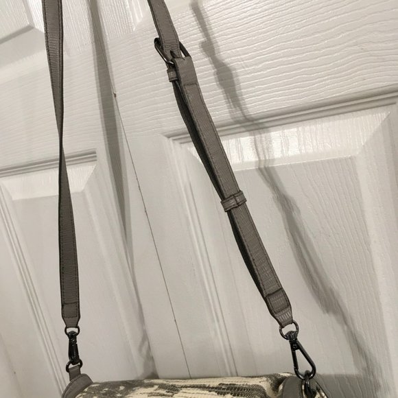 Simply Vera Wang Snakeskin Crossbody Purse - Picture 14 of 15